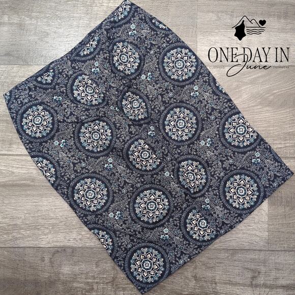 Loft Petite Pencil Skirt Size 4P - Picture 5 of 5